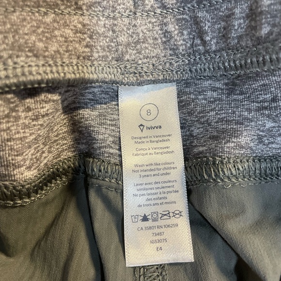Ivivva Lululemon Girls Gray Elastic Waistband Pleated Live to Move Pants Size 8 - Picture 5 of 6